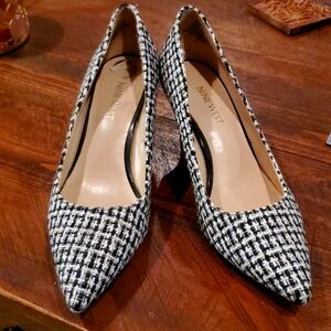 Nine West tweed pumps